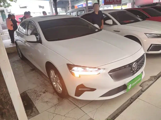 Buick Regal — Фото автомобиля 3