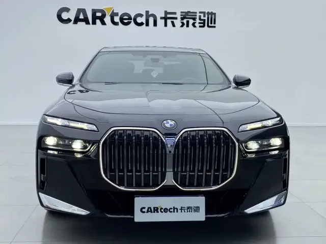 BMW BMW 7 Series 2023 740Li Exclusive M Sport Package — Фото автомобиля 8