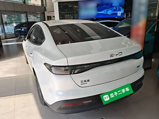 BYD Seal 05 DM-i — Фото автомобиля 4