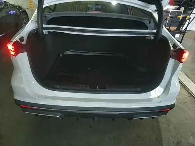 Geely Galaxy L6 — Фото автомобиля 18