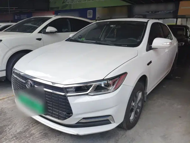 Фотография автомобиля — BYD Qin