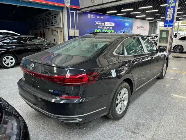 Volkswagen Passat — Фото автомобиля 10