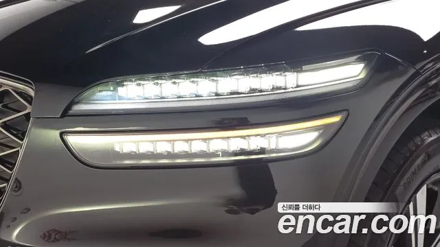 Genesis GV70 — Фото автомобиля 7