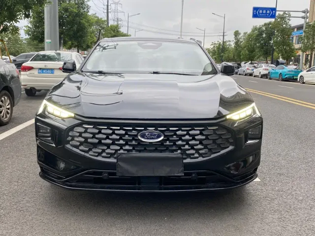 Ford Mondeo — Фото автомобиля 2