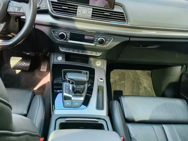 Audi Q5L — Фото автомобиля 10