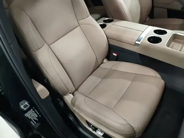 Li Auto L9 — Фото автомобиля 24