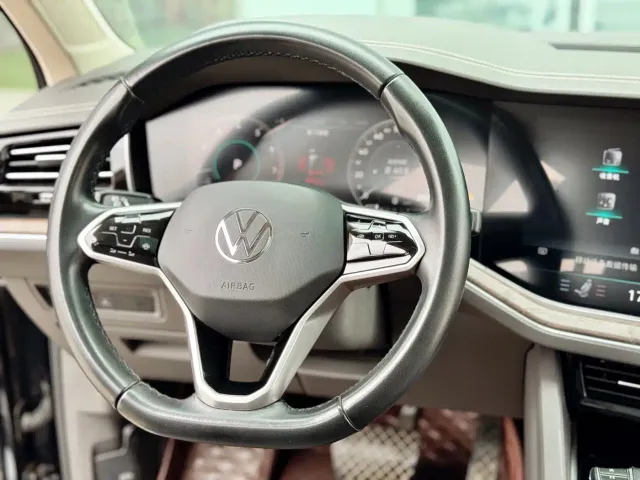Volkswagen Touareg — Фото автомобиля 15