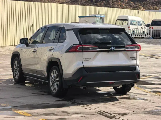 Toyota Wildlander — Фото автомобиля 7