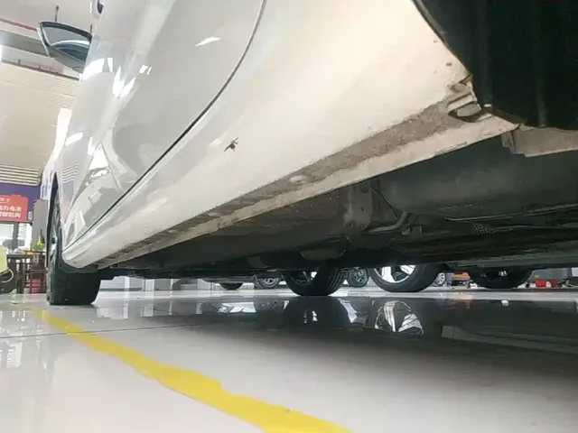 Geely Emgrand — Фото автомобиля 21