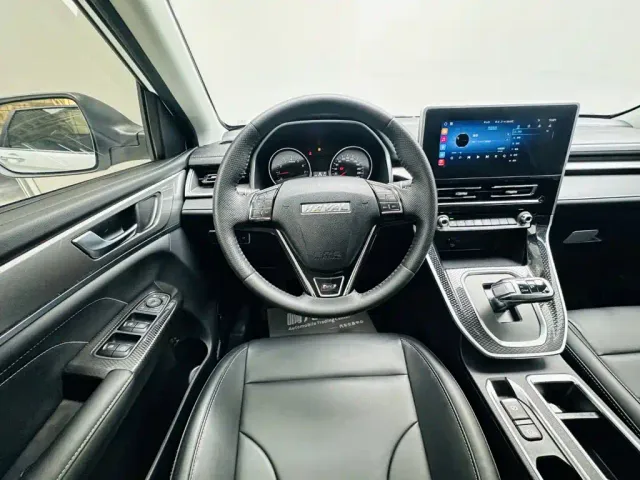 Haval M6 — Фото автомобиля 13