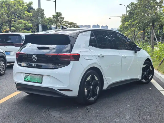 Volkswagen ID.3 — Фото автомобиля 9