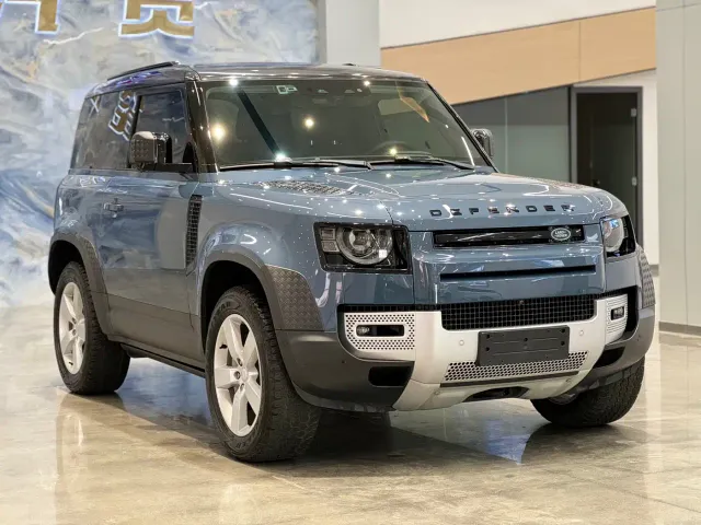 Land Rover Defender — Фото автомобиля 3