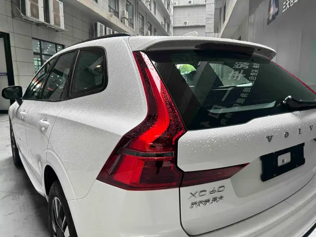 Volvo XC60 — Фото автомобиля 13