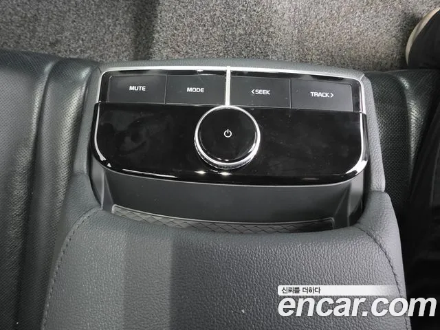 Kia K8 — Фото автомобиля 10