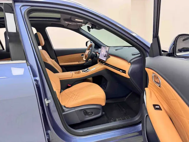 Geely Galaxy Galaxy Starship 7 EM-i 2025 120km Navigation Edition — Фото автомобиля 20