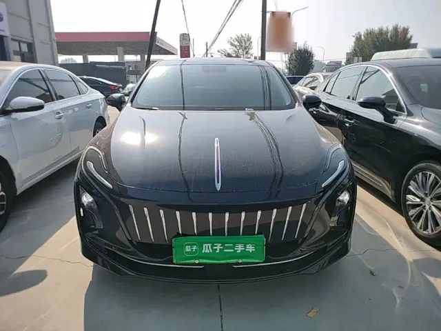 Hongqi E-QM5 — Фото автомобиля 2