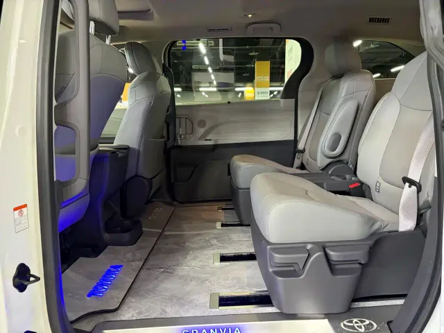 Toyota Granvia — Фото автомобиля 6