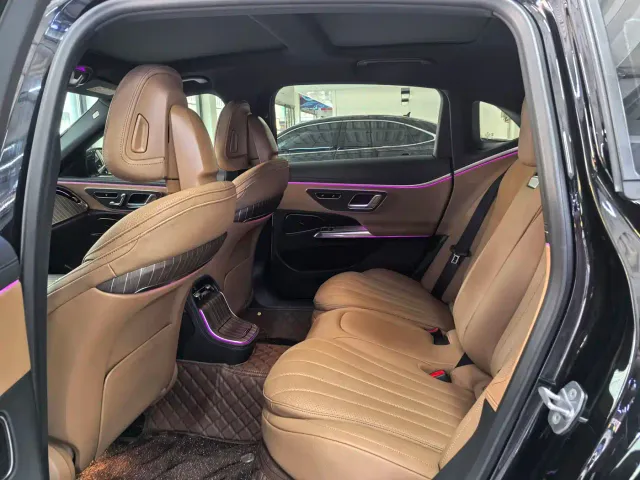 Mercedes-Benz E-Class — Фото автомобиля 9