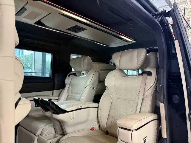Toyota Alphard — Фото автомобиля 10