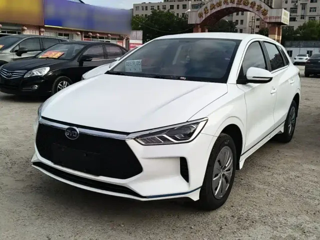 Фотография автомобиля — BYD e2