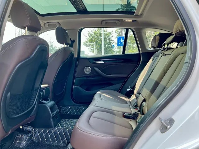 BMW X1 — Фото автомобиля 6