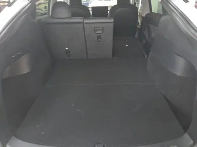 Tesla Model Y — Фото автомобиля 4