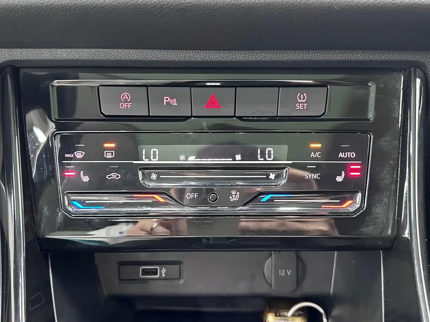 Jetta Jetta VS7 2022 Black Edge 1.4T Automatic Glory Pro — Фото автомобиля 12