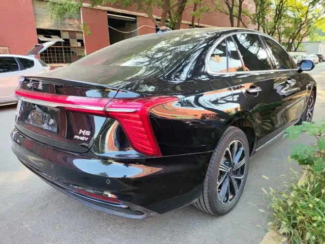 Hongqi H5 PHEV — Фото автомобиля 4