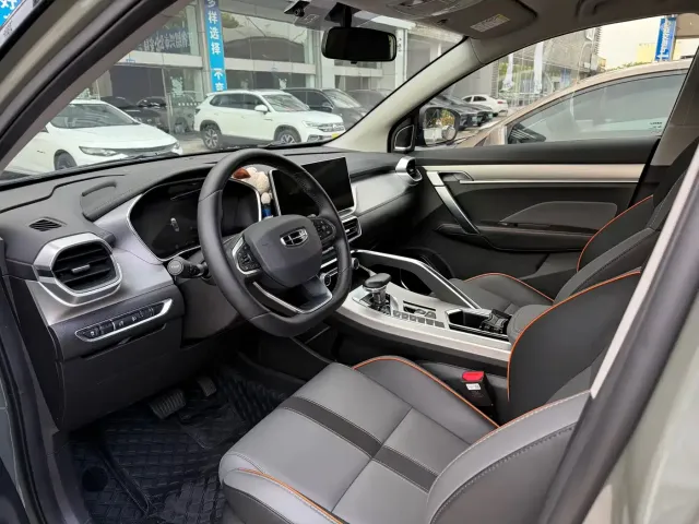 Geely Binyue — Фото автомобиля 7