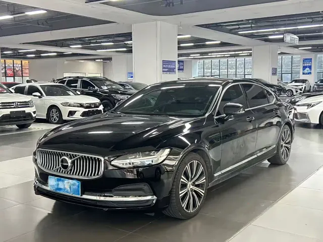 Фотография автомобиля — Volvo S90