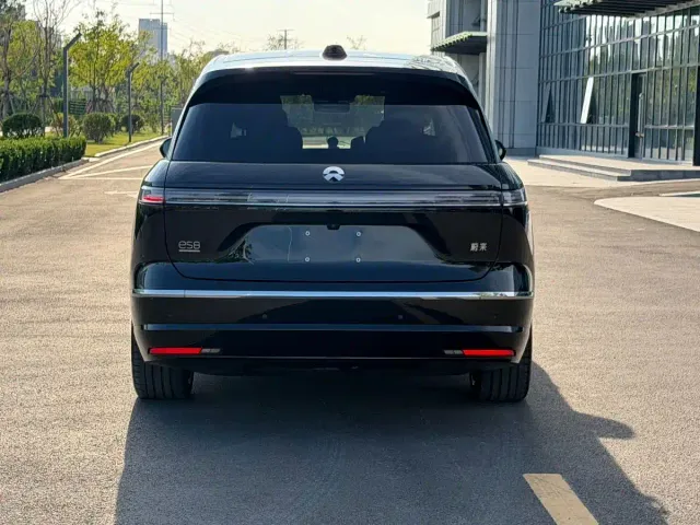 Nio ES8 — Фото автомобиля 5