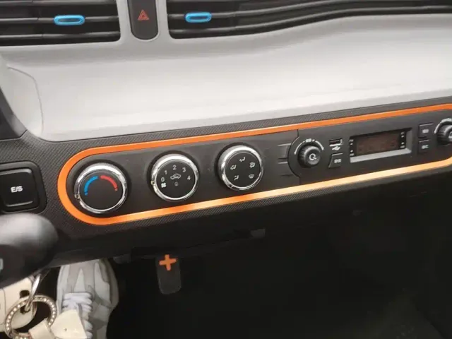 Wuling Hongguang Mini EV — Фото автомобиля 12