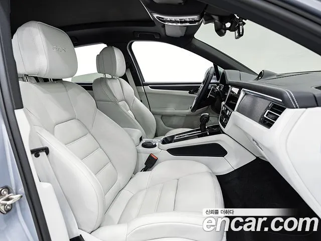 Porsche Macan — Фото автомобиля 15