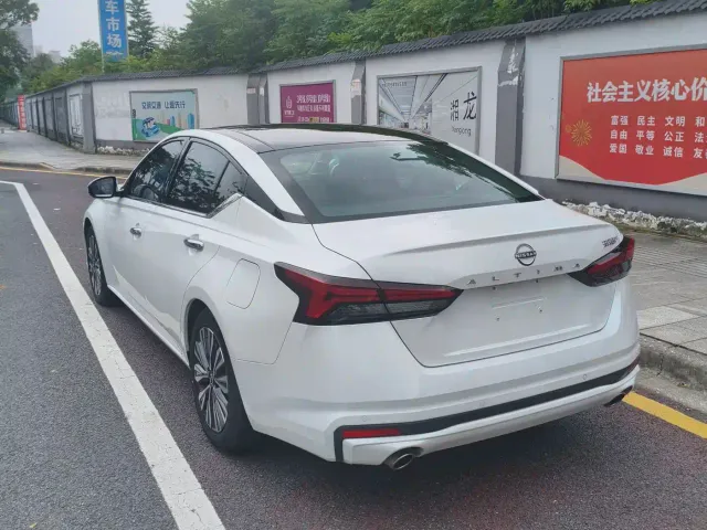 Nissan Teana — Фото автомобиля 5