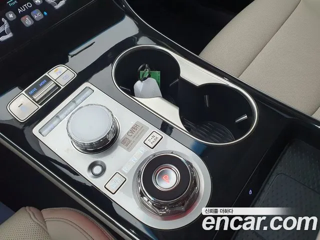 Genesis GV70 — Фото автомобиля 8