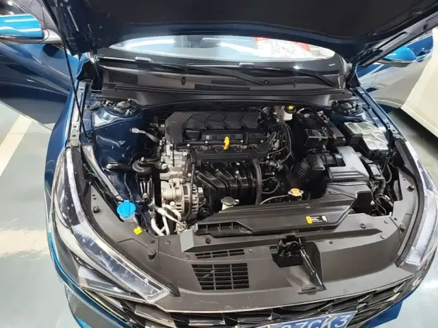Hyundai Elantra — Фото автомобиля 19