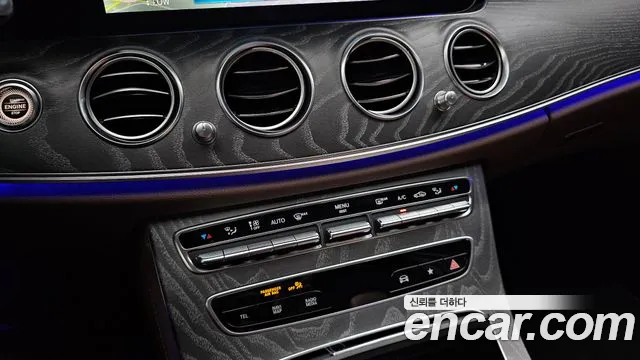 Mercedes-Benz E-Class — Фото автомобиля 24