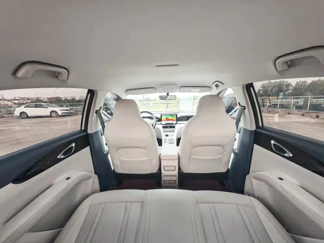 Geely Starry Wish — Фото автомобиля 11