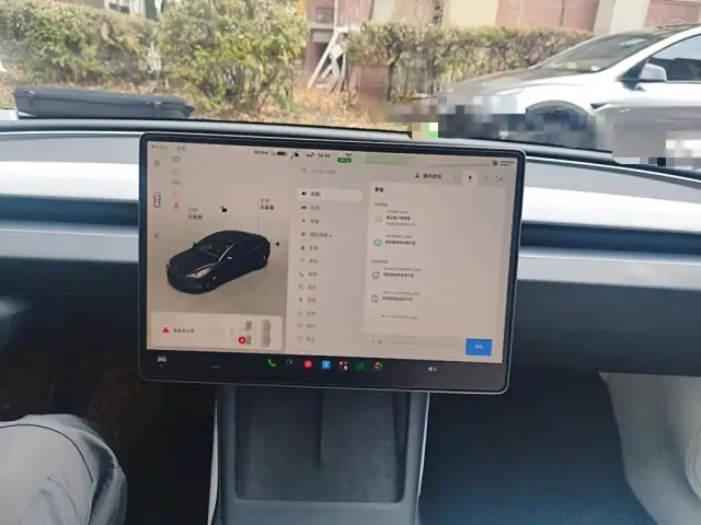 Tesla Model 3 — Фото автомобиля 9