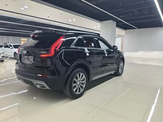 Cadillac XT4 — Фото автомобиля 4