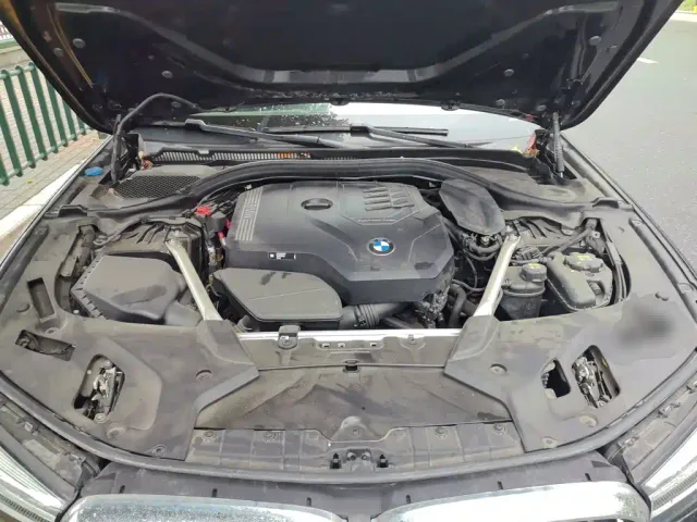 BMW 5 Series — Фото автомобиля 10