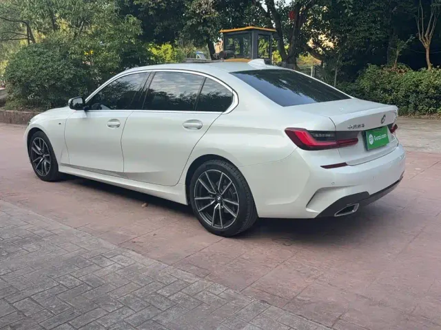 BMW 3 Series — Фото автомобиля 22