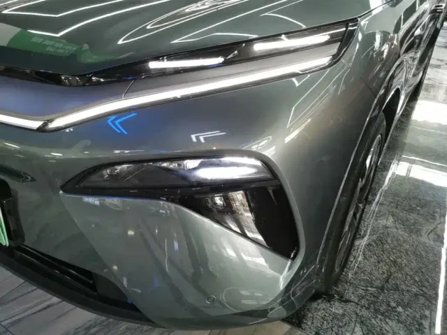 BYD Tang L — Фото автомобиля 23