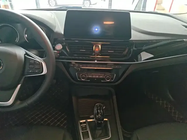 BMW 1 Series — Фото автомобиля 12