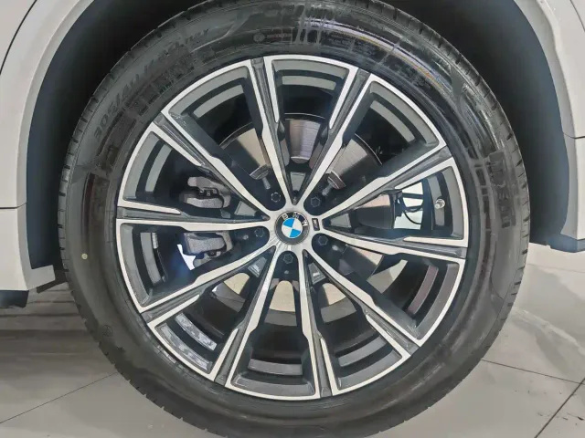 BMW X5 — Фото автомобиля 16