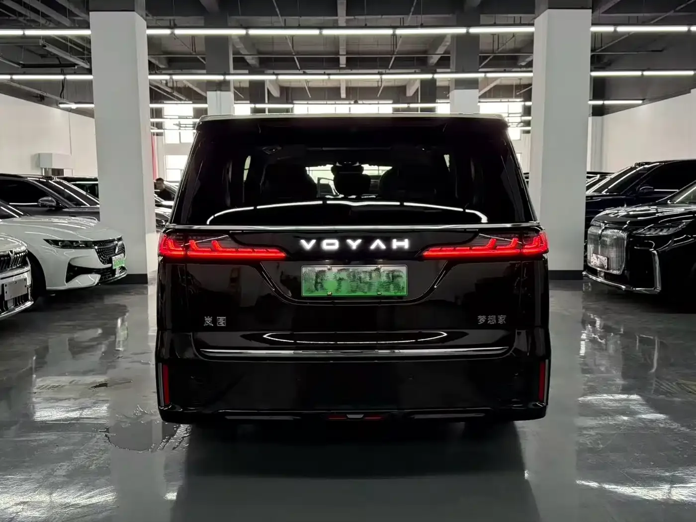 Voyah Auto Voyah Dreamer 2025 PHEV AWD Flagship Qian Kun Edition — Фото автомобиля 5