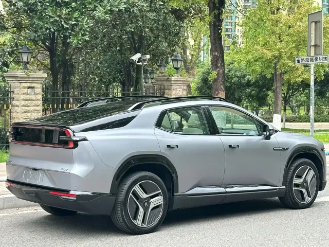 Changan Qiyuan E07 — Фото автомобиля 6