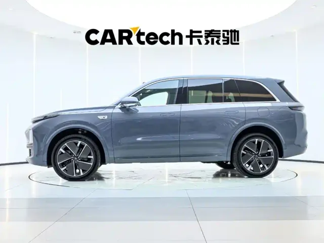 Li Auto L8 — Фото автомобиля 8