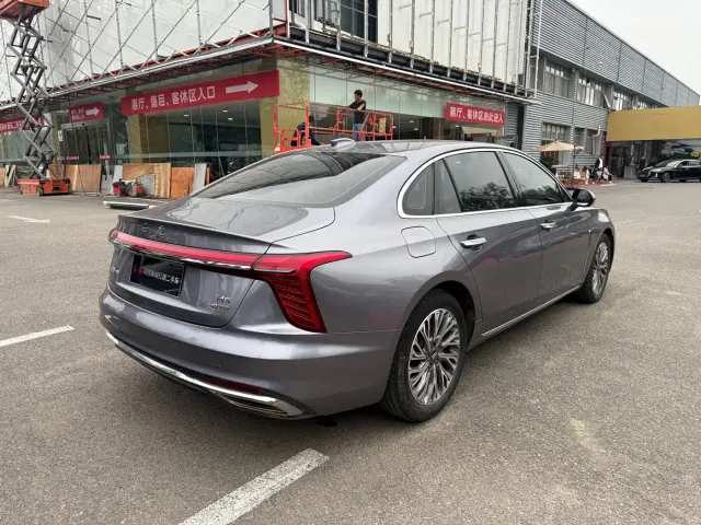 Hongqi H5 — Фото автомобиля 9