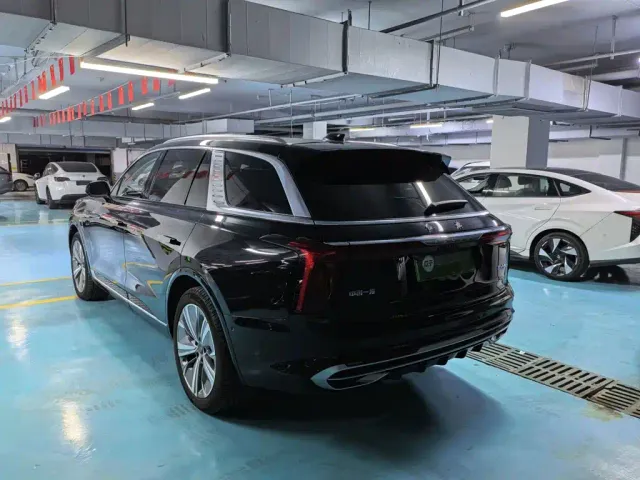Hongqi E-HS9 — Фото автомобиля 4